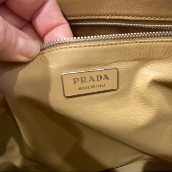 Prada cream leather shoulder bag briefcase laptop tote with side number lock - Picture 4 of 15